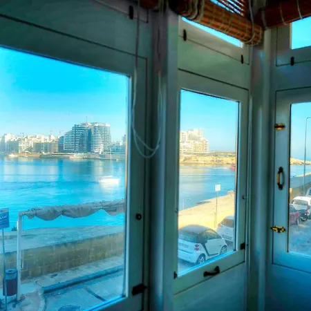 Charming One Bedroom, Sea View Balcony, Center. * Valletta