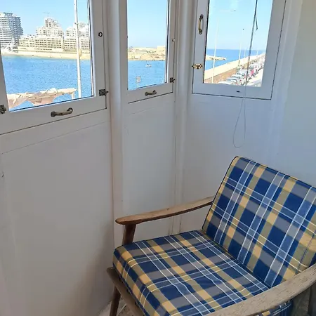 Charming One Bedroom, Sea View Balcony, Center. Valletta