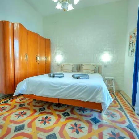 Charming One Bedroom, Sea View Balcony, Center. Apartmán Valletta