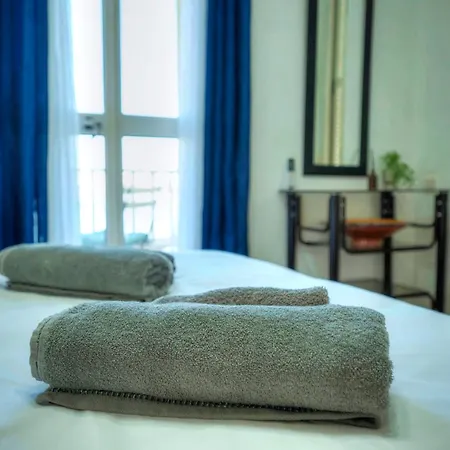 Charming One Bedroom, Sea View Balcony, Center. Apartmán