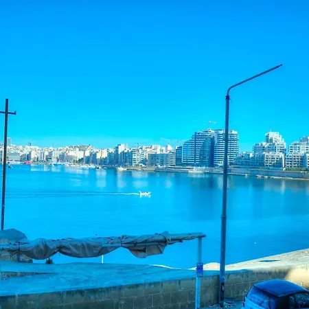 Charming One Bedroom, Sea View Balcony, Center.