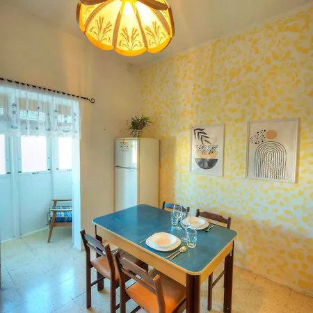 Charming One Bedroom, Sea View Balcony, Center. * Valletta