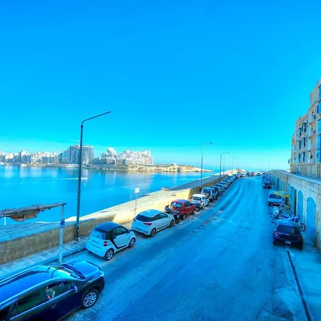 Charming One Bedroom, Sea View Balcony, Center. *