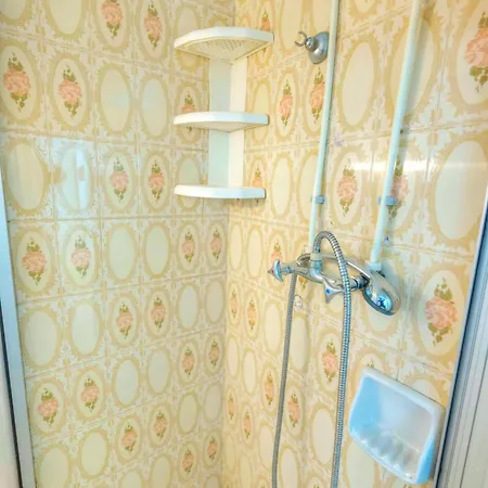 Charming One Bedroom, Sea View Balcony, Center. Lägenhet